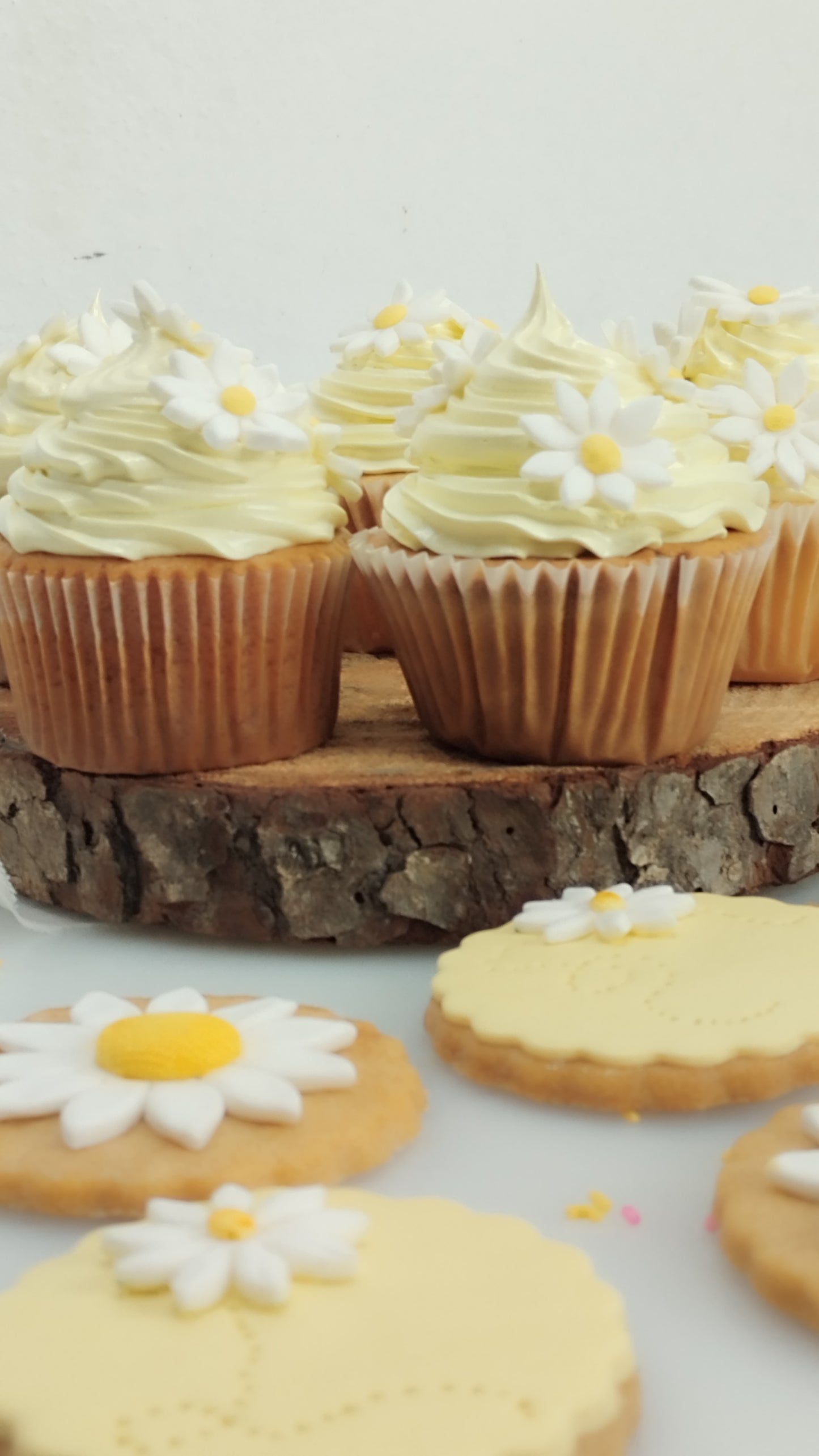 Cupcakes con merengue y detalles en fondant