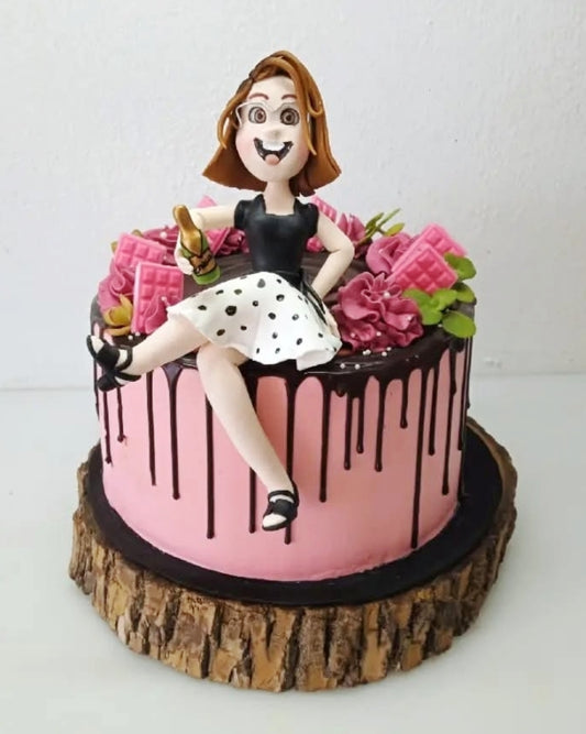 Tortas con figuras de porcelana fría