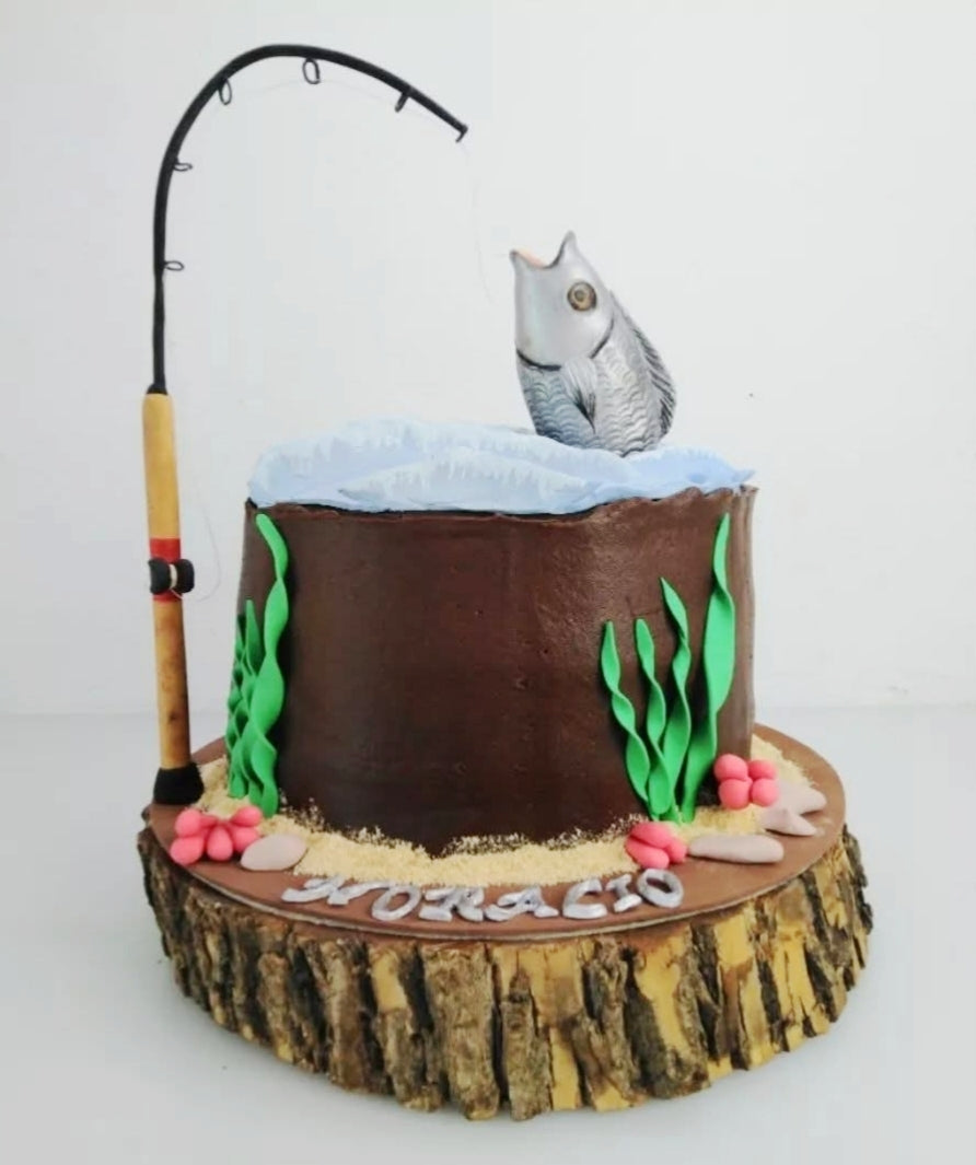 Tortas con figuras de porcelana fría